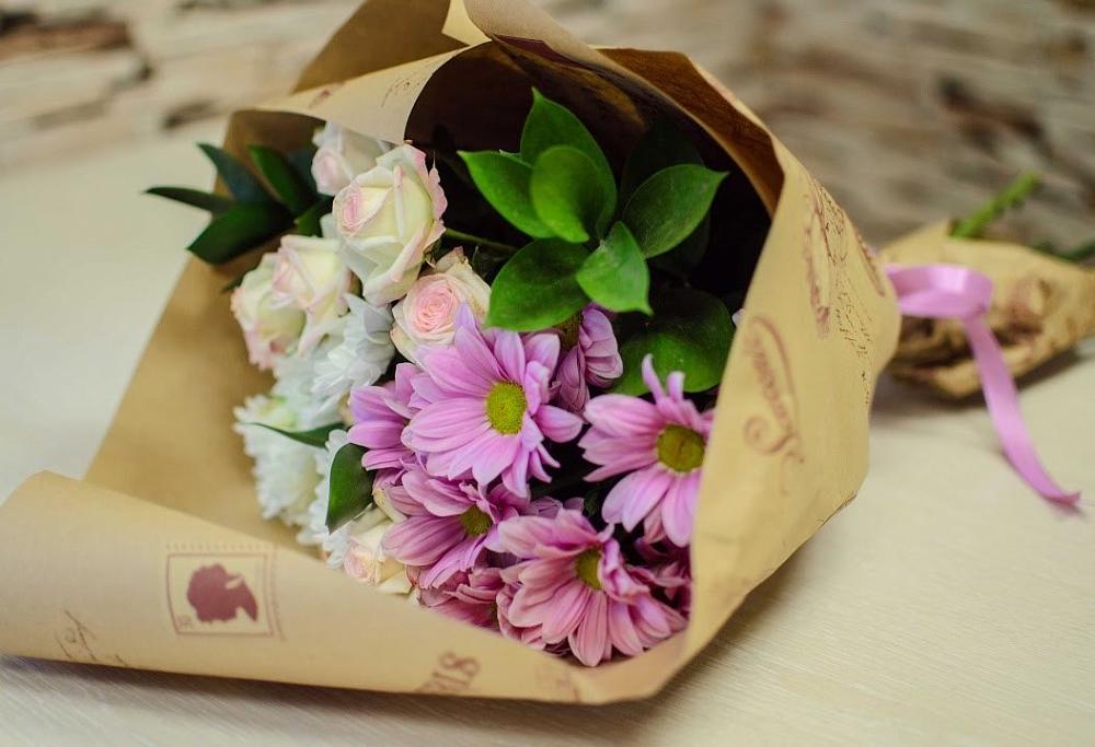 Букет цветов из: Розы и Хризантемы в Карпинске