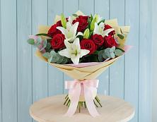 Букет цветов из:  Лилии и Розы #REPLACE_PRED# Карпинске