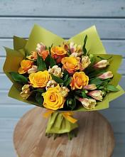 Букет цветов из:  Альстромерии и Розы в Карпинске