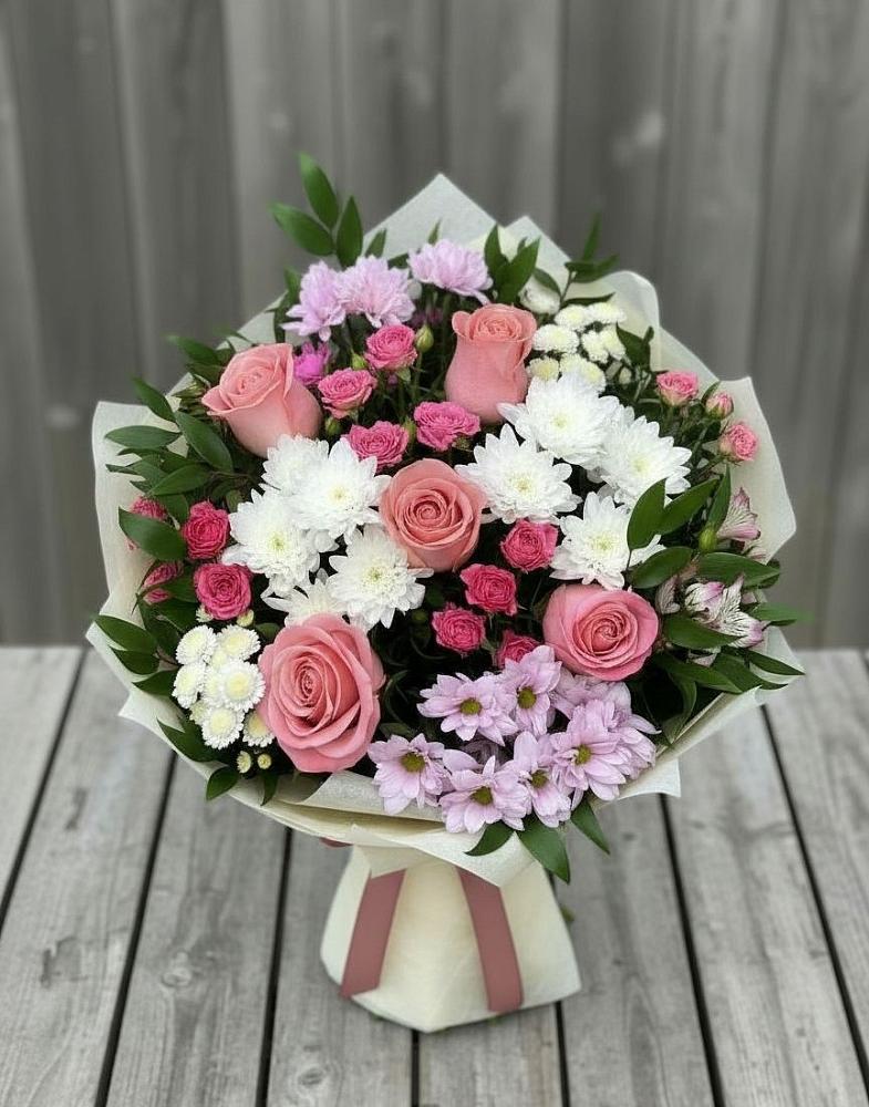 Букет цветов из: Альстромерии, Гвоздики, Розы и Хризантемы в Карпинске