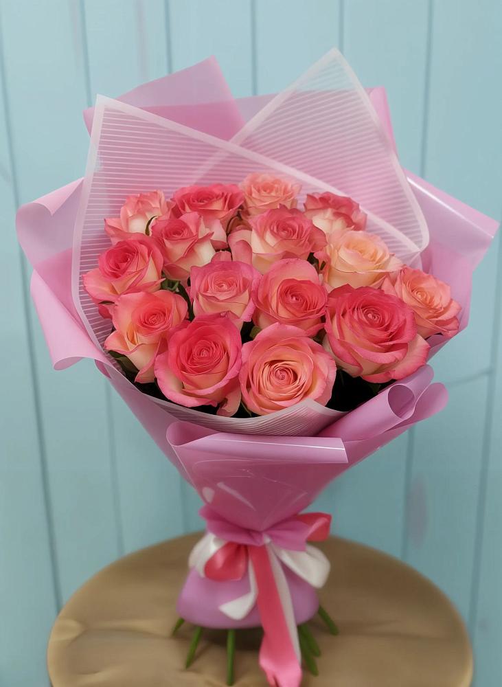Букет 15 Розовых роз Равель в Карпинске