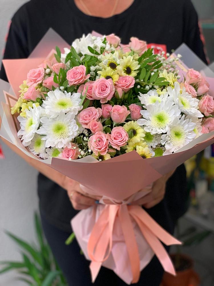 Букет цветов из: Розы и Хризантемы в Карпинске