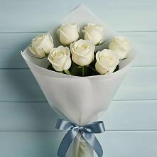 Букет 7 Белых роз Эдлесс Лав в Карпинске