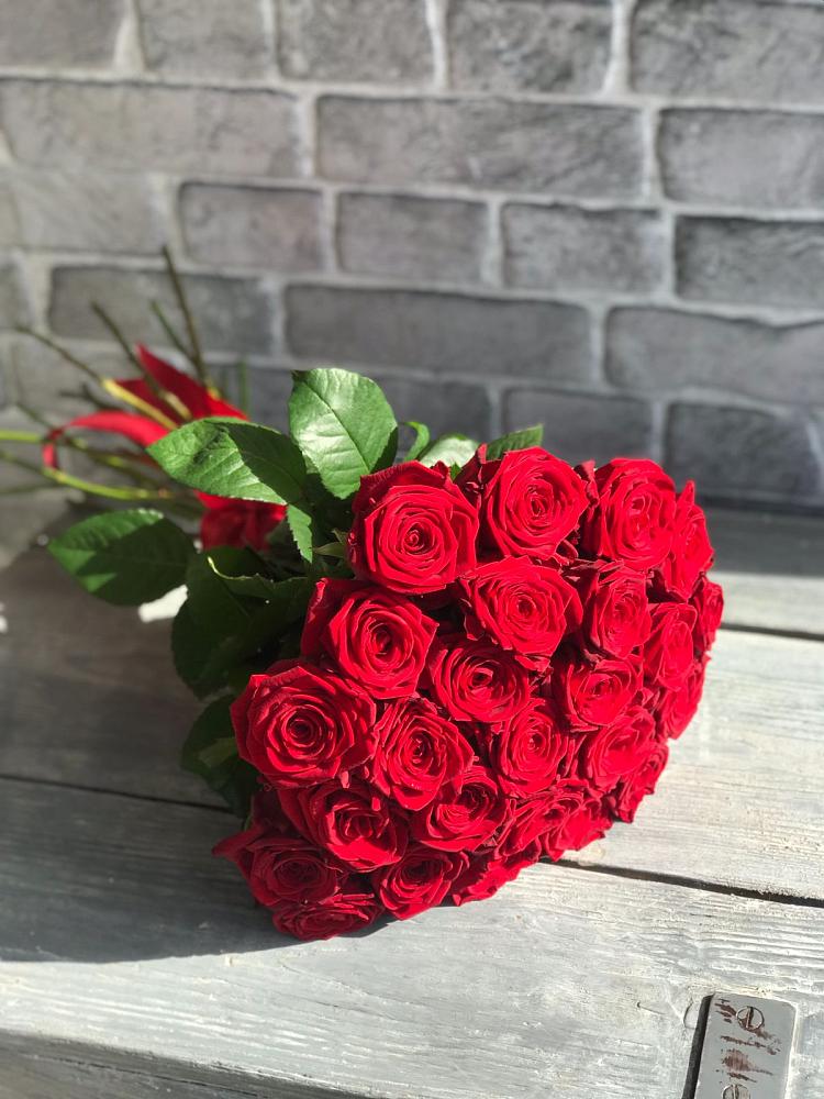 Букет Красные розы Фридом в Карпинске