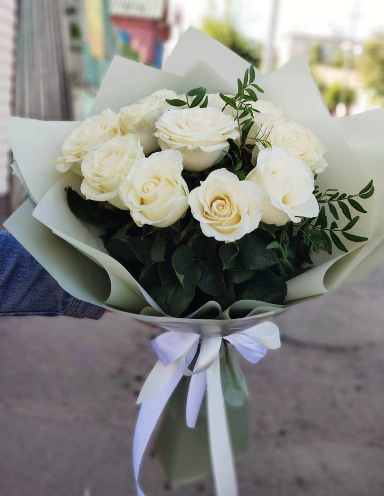 Букет Белые розы Проуд в Карпинске