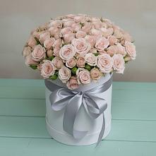 Цветочная композиция из Розы в шляпной коробке в Карпинске