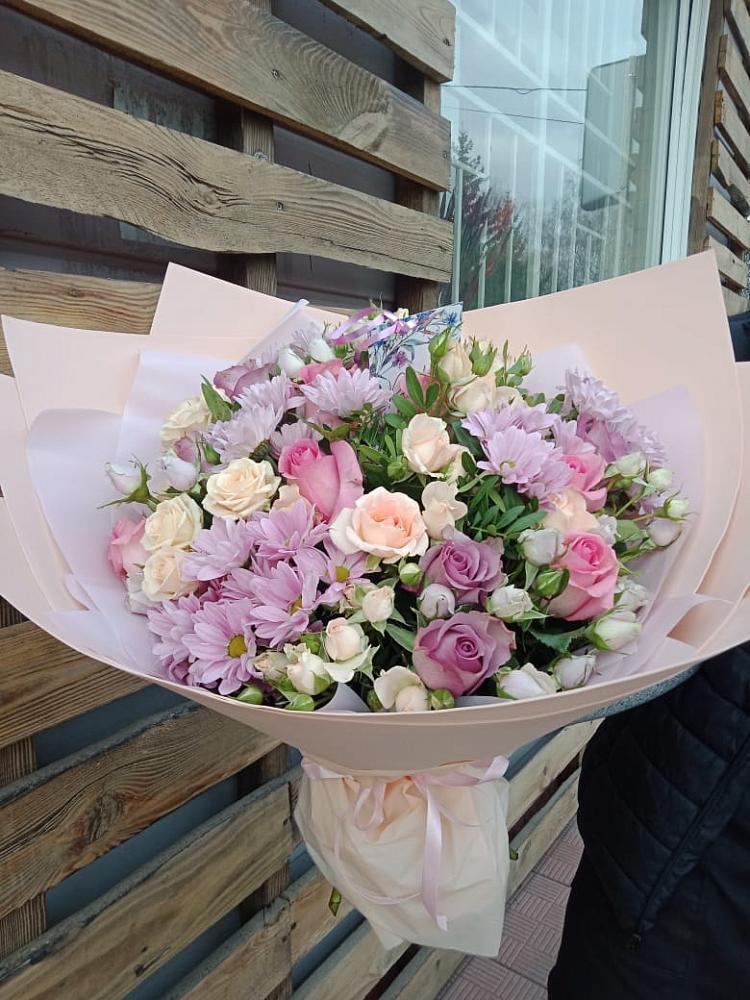 Букет цветов из: Розы и Хризантемы в Карпинске