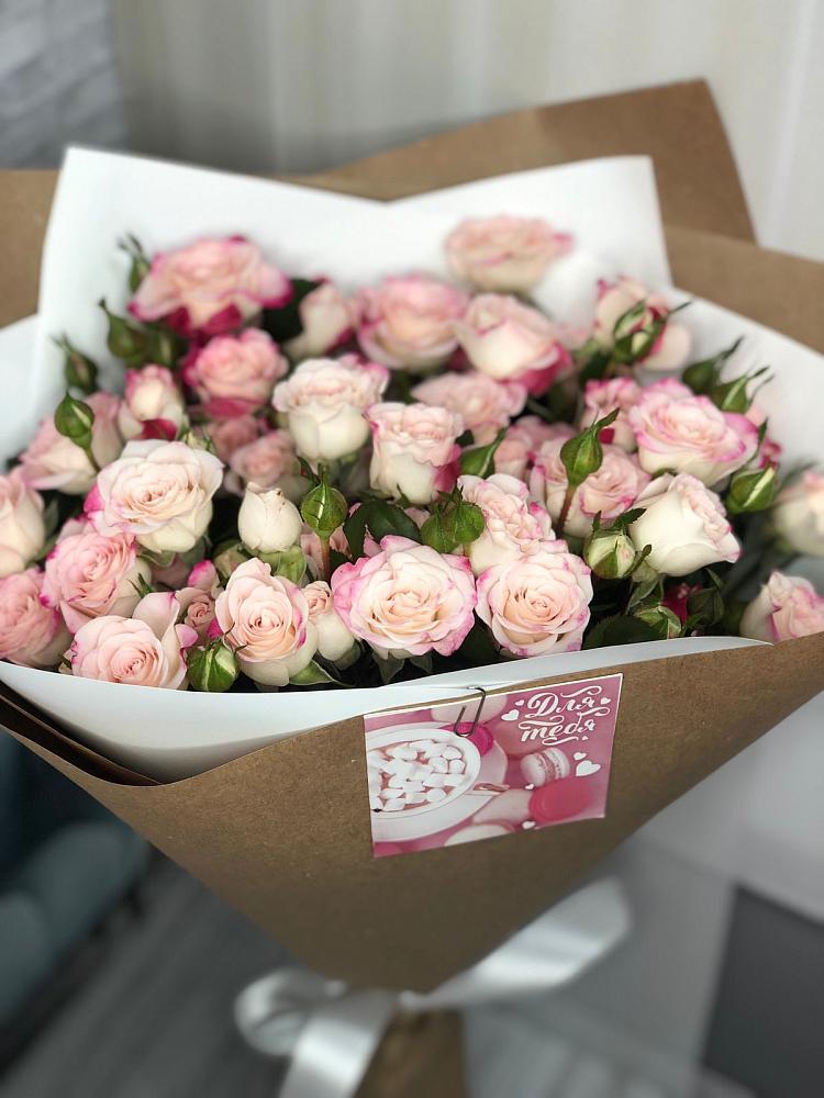 Букет цветов из: Розы в Карпинске