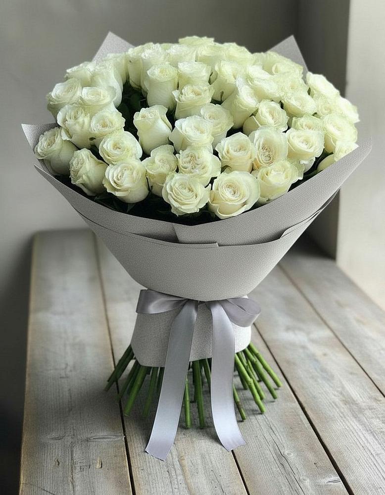 Букет 35 Белых роз в Карпинске