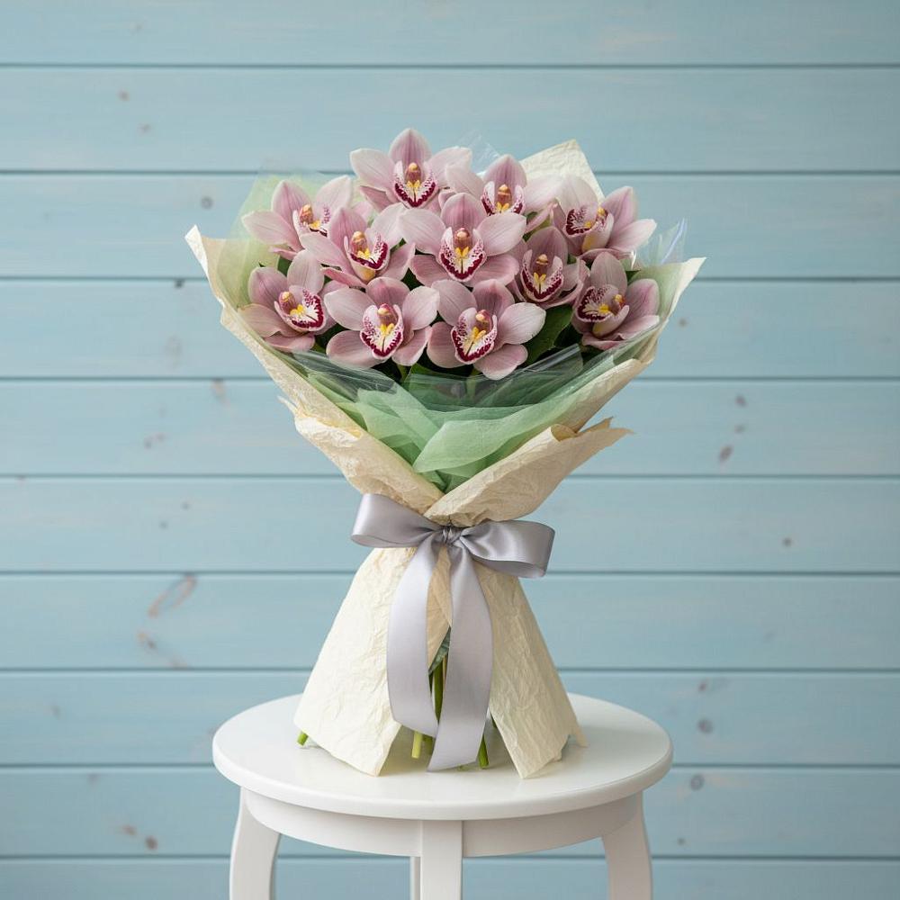 Букет цветов из: Орхидеи и Розы в Карпинске