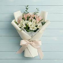 Букет цветов из:  Альстромерии #REPLACE_PRED# Карпинске