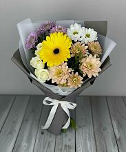 Букет цветов из:  Розы, Герберы и Хризантемы в Карпинске