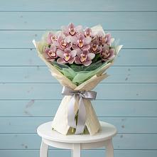 Букет цветов из:  Орхидеи и Розы #REPLACE_PRED# Карпинске