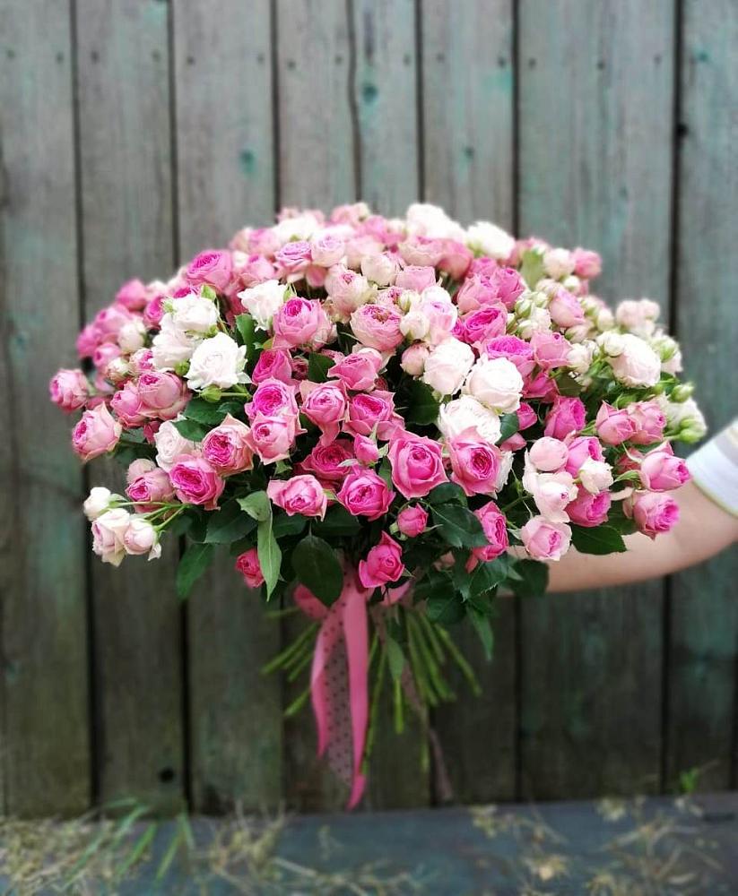 Букет Розовые кустовые розы Натали и Лав Лидия в Карпинске