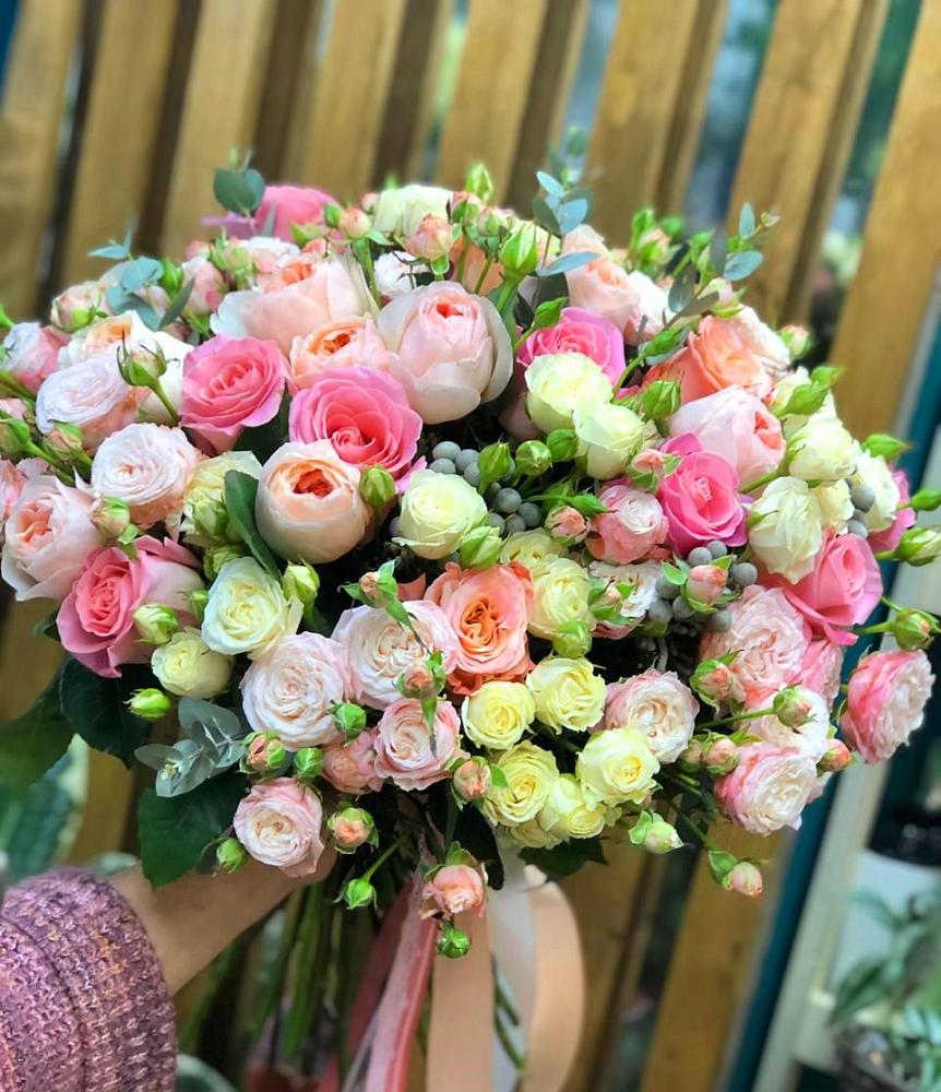 Букет цветов из: Розы в Карпинске