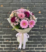 Букет цветов из:  Герберы и Хризантемы #REPLACE_PRED# Карпинске